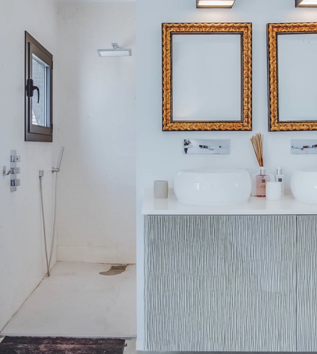 Resa Estates Ibiza can Viv tourist license sale koop bathroom 3.jpg